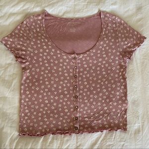 American Eagle floral button front t-shirt white/pink
